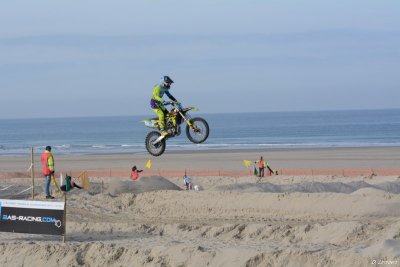 Beach Cross D7-18_138 (800x600).JPG