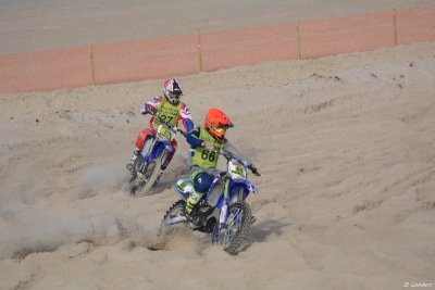 Beach Cross D7-18_152 (800x600).JPG