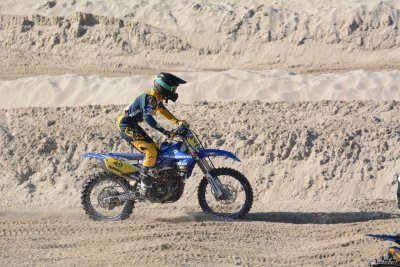 Beach Cross D7-18_202 (800x600).JPG