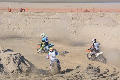 Beach Cross D7-18_203 (800x600).JPG