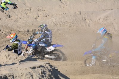 Beach Cross D7-18_204 (800x600).JPG