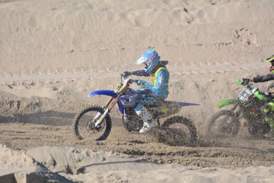 Beach Cross D7-18_205 (800x600).JPG