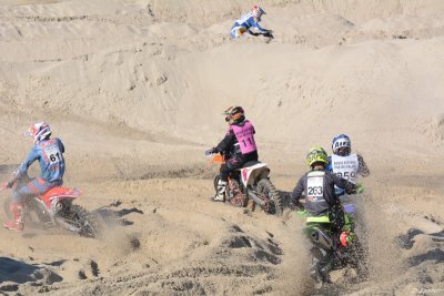 Beach Cross D7-18_211 (800x600).JPG