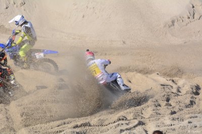 Beach Cross D7-18_213 (800x600).JPG
