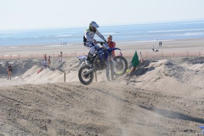 Beach Cross D7-18_214 (800x600).JPG