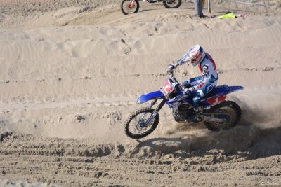 Beach Cross D7-18_217 (800x600).JPG