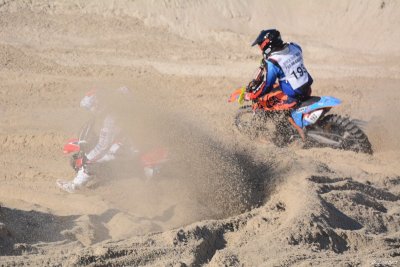 Beach Cross D7-18_222 (800x600).JPG