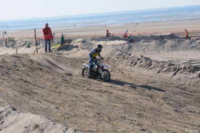 Beach Cross D7-18_227 (800x600).JPG