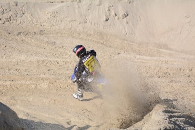 Beach Cross D7-18_233 (800x600).JPG
