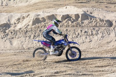 Beach Cross D7-18_234 (800x600).JPG