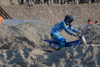 Beach Cross D7-18_361 (800x600).JPG