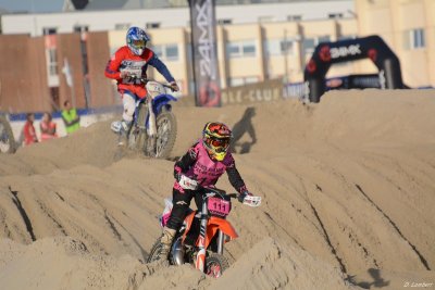 Beach Cross D7-18_362 (800x600).JPG