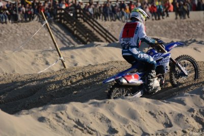 Beach Cross D7-18_372 (800x600).JPG