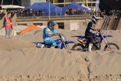 Beach Cross D7-18_376 (800x600).JPG