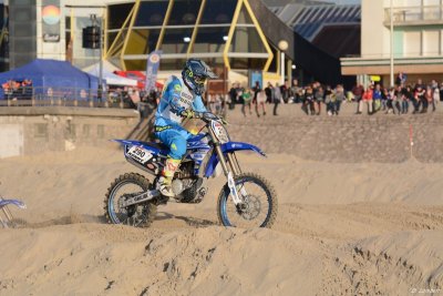 Beach Cross D7-18_384 (800x600).JPG