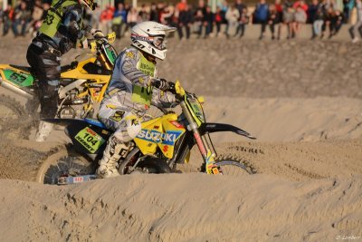 Beach Cross D7-18_396 (800x600).JPG