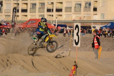 Beach Cross D7-18_397 (800x600).JPG