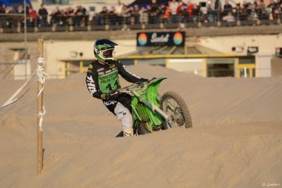 Beach Cross D7-18_400 (800x600).JPG