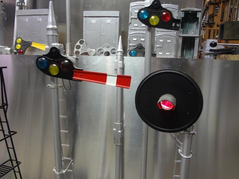 1-1/2 Scale Signaling Equipment