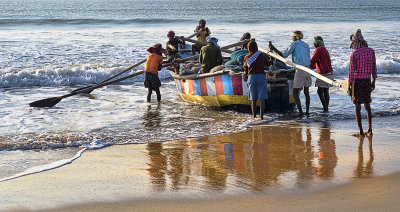 7 Launching th fishing boat.jpg