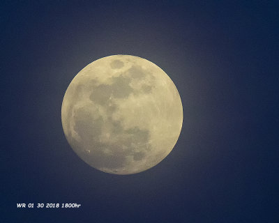 5F1A1127 Moon 1800.jpg