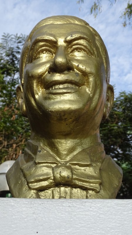 Carlos Gardel Statue
