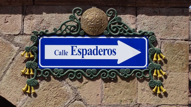 Calle Espaderos Street Sign