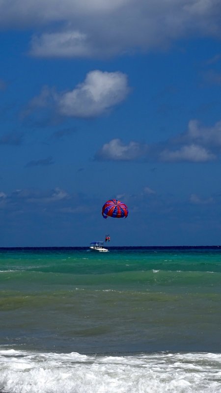 Playa del Carmen parasailing