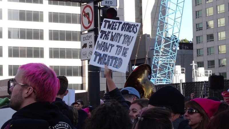 Tweet Others The Way You Want to be Tweeted
