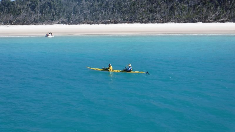 Kayakers a Whitehaven Beach