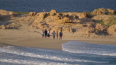 Hacienda del Mar Beach Goers