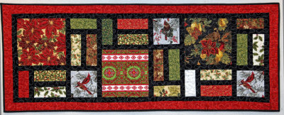 Christmas_Runner_2018_for_Linda.jpg