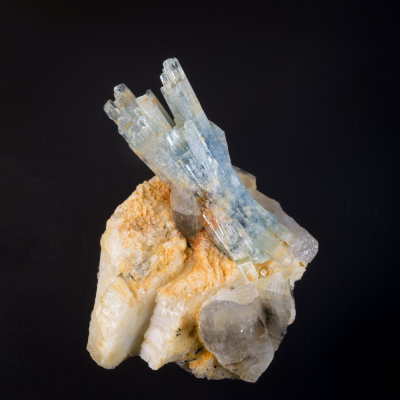 3cm spray of doubly-terminated aquamarine crystals on matrix. Palelni mine, Khat Che village, Molo Quarter, Momeik Township