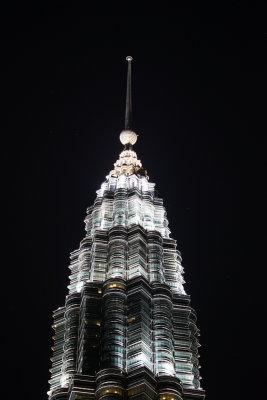 Petronas Tower one evening.jpg