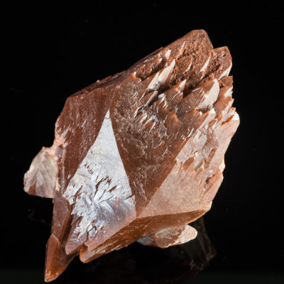 Hematite-stained calcite scalenohedra, about 9 cm, Cromhall quartz quarry, Cromhall, Gloucestershire