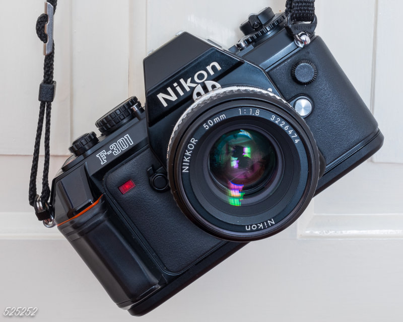 Nikon F-301.jpg