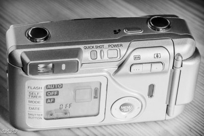 Fujifilm Zoom Date f2.8 rear view.jpg