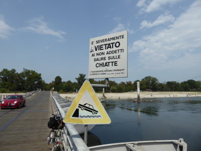 the floating bridge at Bereguardo