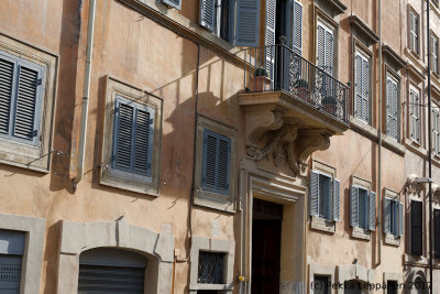 Roma balcony