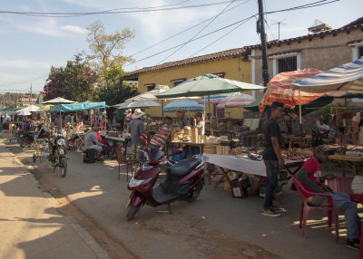 2N9A8200 Flea Market Vinales.jpg