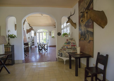 2N9A9040 Hemingway House.jpg