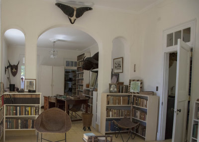 2N9A9044 Hemingway House.jpg