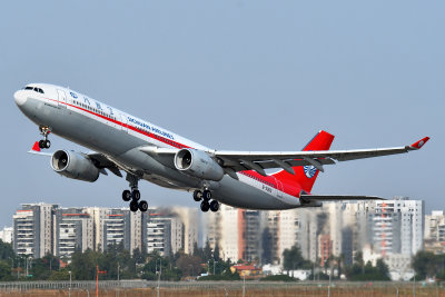 B-5960 Sichuan Airlines Airbus A330-300