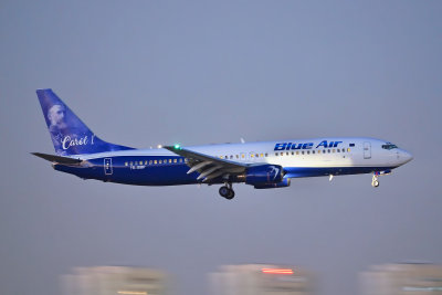 Boeing 737-85R AIRLINE Blue Air