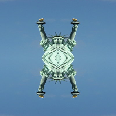 Statue_of_Liberty_from_ferrysq.jpg