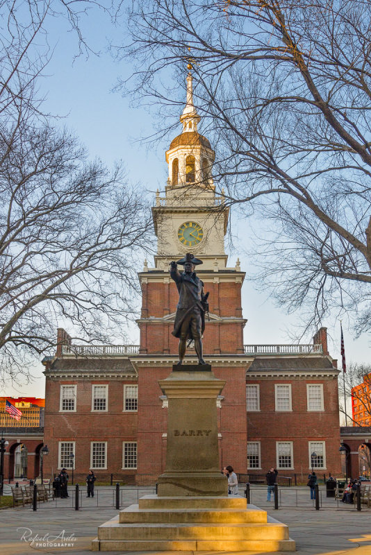 Commodore Barry statue being Independence Hall