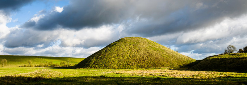 Silbury Hill - 2400BC