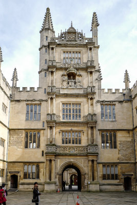  Bodleian Library - Oxford University.