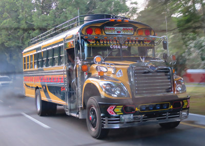 A chicken bus 1382