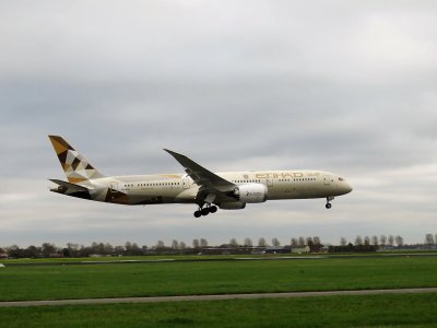 A6-BLQ Etihad Airways Boeing 787-9 Dreamliner